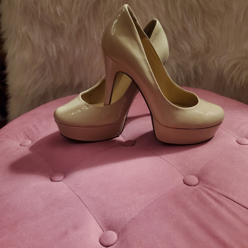 Guess high heels size 7